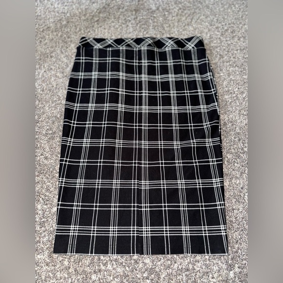 TORRID Women’s Pencil Skirt Plus Black Plaid Pull-On Stretch Corset Fit Size 00 - Picture 8 of 9